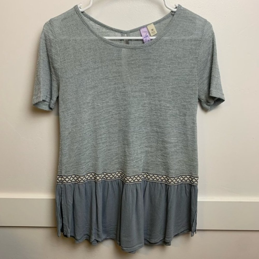 Alya Gray Keyhole Short Sleeve Blouse